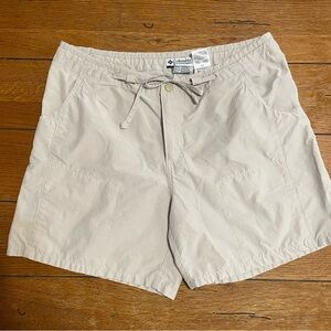 Columbia Beige Drawstring Casual Shorts.